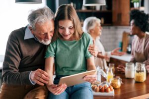 Social-Media-Tips-for-Grandparents-1920x1280-1-1536x1024